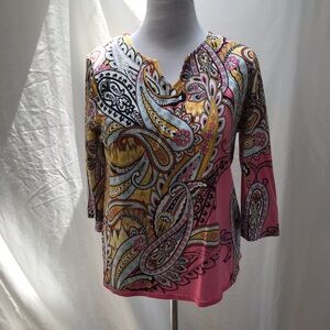 Chico’s V-Neck Notch 3/4-Sleeve Top Size 2 in pink paisley print
